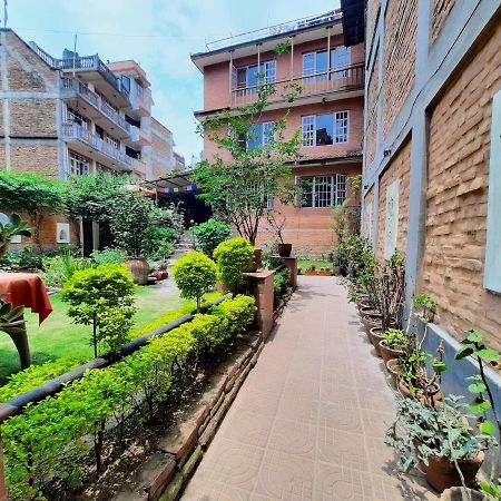 Pradhan House - Home Stay With Garden Bhaktapur Bagian luar foto