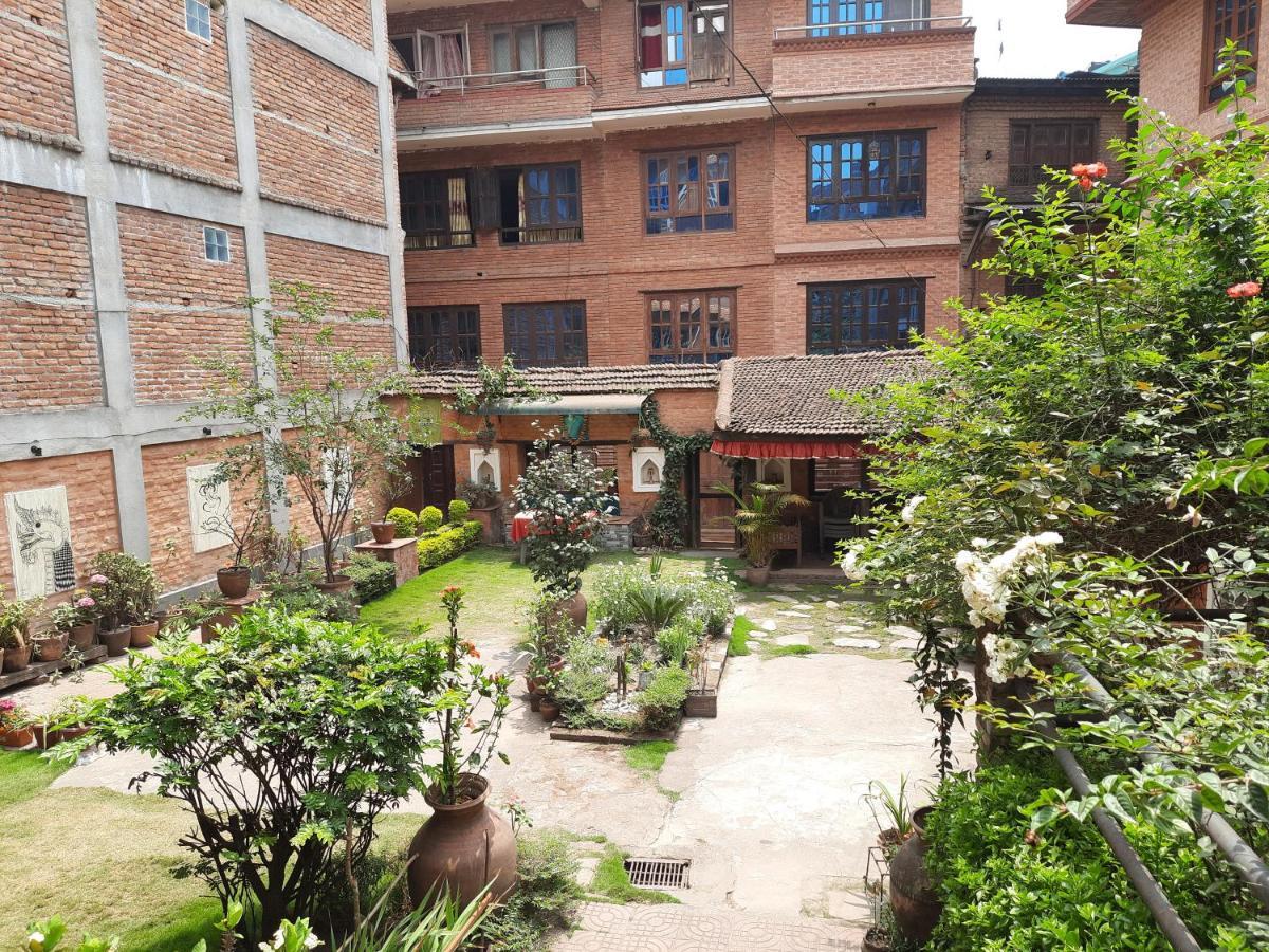 Pradhan House - Home Stay With Garden Bhaktapur Bagian luar foto