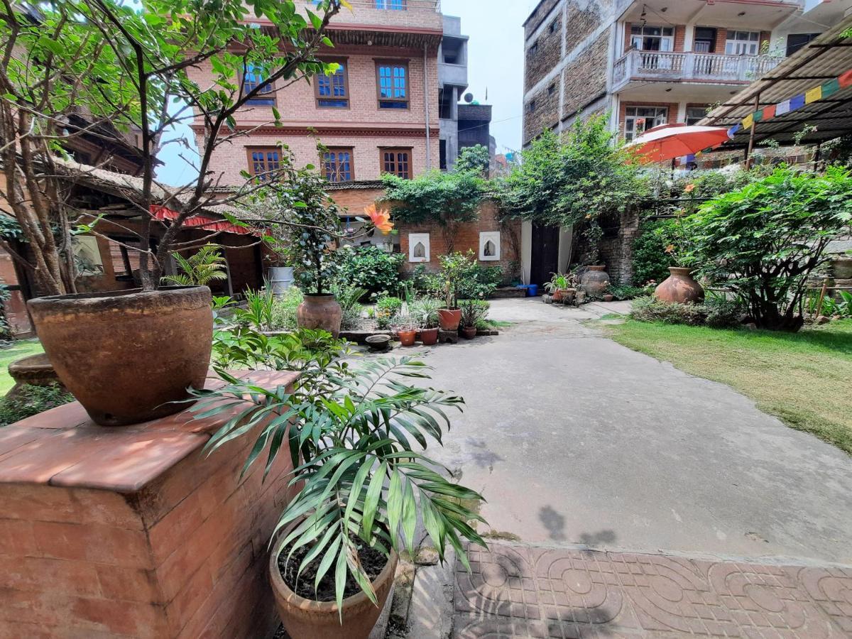 Pradhan House - Home Stay With Garden Bhaktapur Bagian luar foto