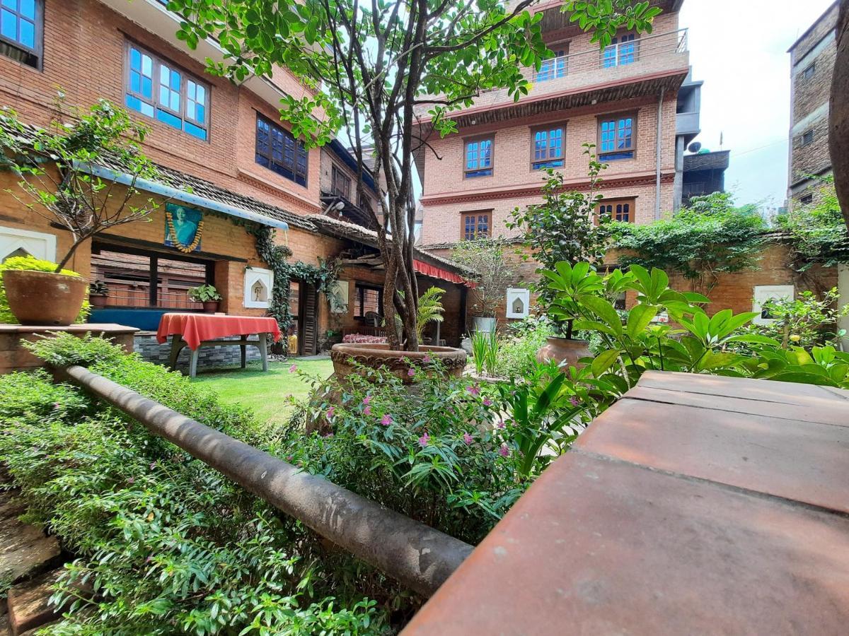 Pradhan House - Home Stay With Garden Bhaktapur Bagian luar foto