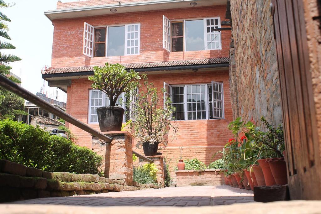 Pradhan House - Home Stay With Garden Bhaktapur Bagian luar foto
