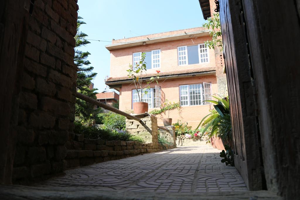 Pradhan House - Home Stay With Garden Bhaktapur Bagian luar foto