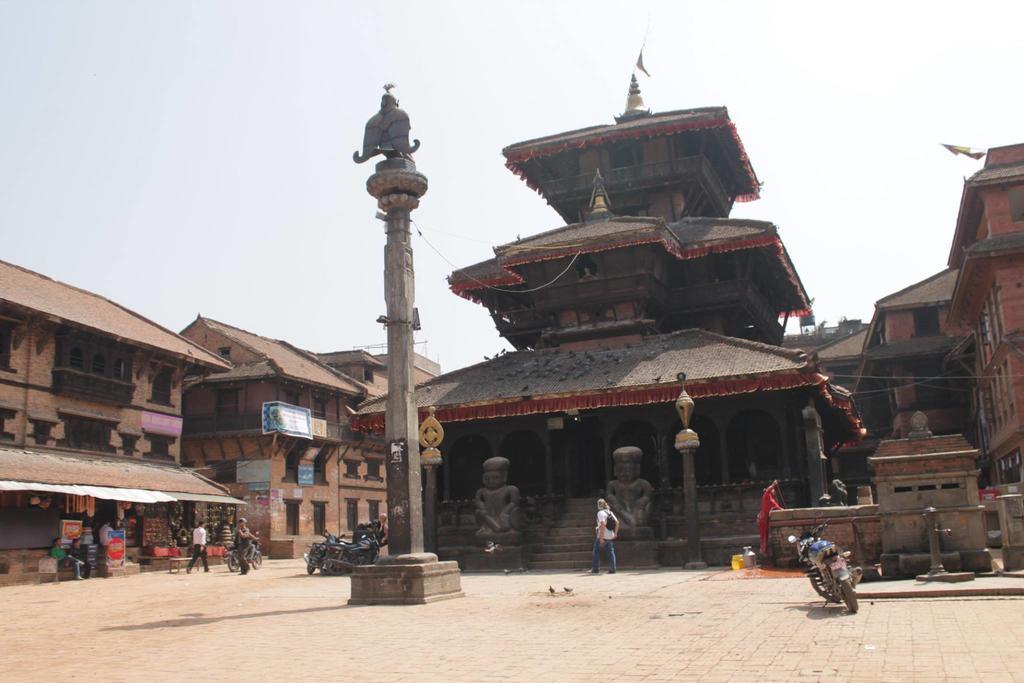 Pradhan House - Home Stay With Garden Bhaktapur Bagian luar foto