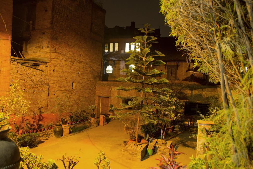 Pradhan House - Home Stay With Garden Bhaktapur Bagian luar foto